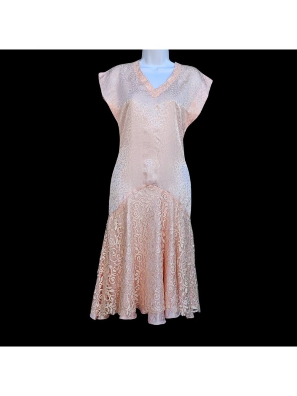 Vintage 1970s Handmade Drop Waist Flapper Style Pink Lace Dress XS S